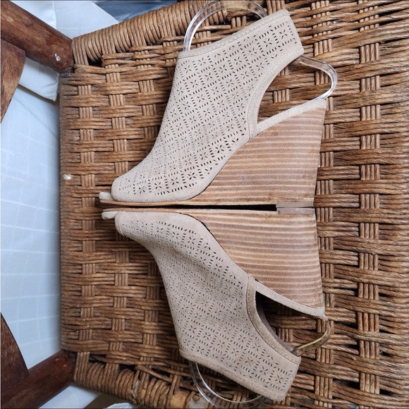Lucky Brand Suede Wedges - Picture 1 of 7